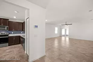 389 Guinevere Dr SW, Palm Bay, FL 32908 - Photo 17