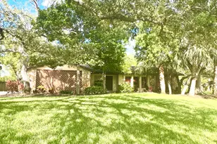 2239 Woodlawn Cir, Melbourne, FL 32934 - Photo 1