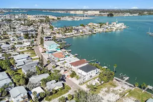 14215 N Bayshore Dr W, Madeira Beach, FL 33708 - Photo 27