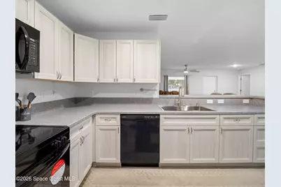 140 Brown Street SE, Palm Bay, FL 32909 - Photo 9