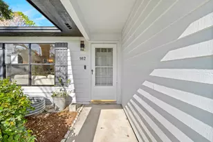 982 Pebble Ave NE, Palm Bay, FL 32907 - Photo 5