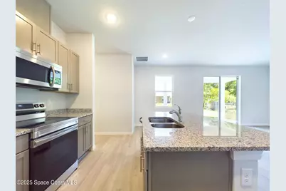 1085 SW Harlingen Road SW, Palm Bay, FL 32908 - Photo 5