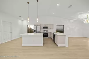 1756 Clover Circle W, Melbourne, FL 32935 - Photo 7