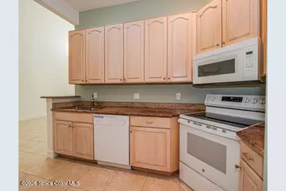 1835 Bridgepointe Circle #18, Vero Beach, FL 32967 - Photo 9