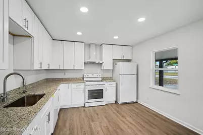 604 Wisteria Drive, Melbourne, FL 32901 - Photo 9