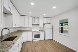 604 Wisteria Dr, Melbourne, FL 32901 - Photo 9