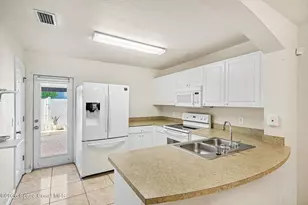 1070 Luminary Cir, Melbourne, FL 32901 - Photo 11