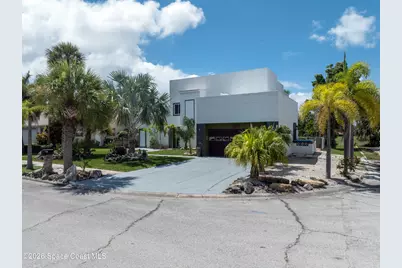 807 W Central Boulevard, Cape Canaveral, FL 32920 - Photo 3