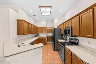 510 Lake Victoria Cir, Melbourne, FL 32940 - Photo 15