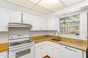 3835 Mockingbird Dr, Vero Beach, FL 32963 - Photo 13