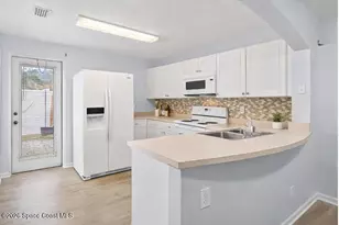 870 Luminary Cir, Melbourne, FL 32901 - Photo 3