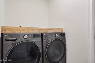 1315 Coventry Cir, Melbourne, FL 32904 - Photo 19