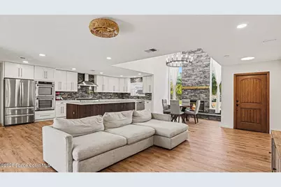 1315 Coventry Circle, Melbourne, FL 32904 - Photo 5