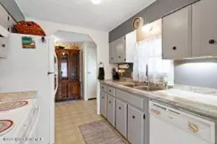 807 W Wren Circle W, Barefoot Bay, FL 32976 - Photo 3