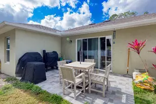 587 Plumbago Rd NW, Palm Bay, FL 32907 - Photo 7