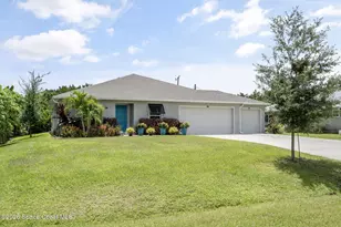 1119 Blossom Dr, Sebastian, FL 32958 - Photo 1