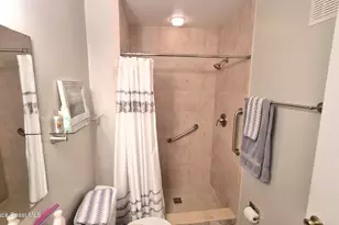 4822 Lake Waterford Way W, Melbourne, FL 32901 - Photo 13