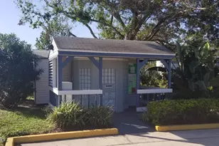 4822 Lake Waterford Way W, Melbourne, FL 32901 - Photo 29