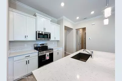 821 Antibes Court NW, Palm Bay, FL 32907 - Photo 9