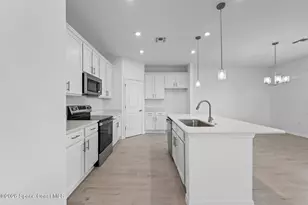 926 Castleford Ave NE, Palm Bay, FL 32905 - Photo 15