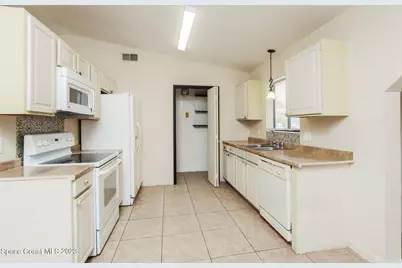 811 Airport Avenue SE, Palm Bay, FL 32909 - Photo 5