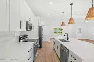 298 Lachine St SW, Palm Bay, FL 32908 - Photo 7