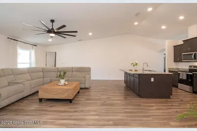 548 Burlington Avenue NE, Palm Bay, FL 32907 - Photo 7