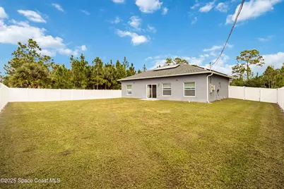 2840 Fontainebleau Avenue SE, Palm Bay, FL 32909 - Photo 3