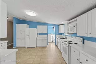 926 Laurel Cir, Barefoot Bay, FL 32976 - Photo 13