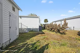 926 Laurel Cir, Barefoot Bay, FL 32976 - Photo 37