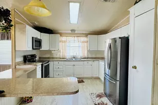 4426 Twin Lakes Dr, Melbourne, FL 32934 - Photo 9