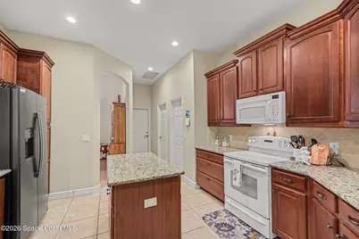 537 Acacia Avenue, Melbourne, FL 32904 - Photo 9