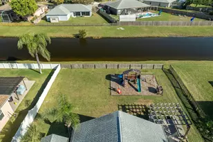 4030 Caparosa Cir, Melbourne, FL 32940 - Photo 3