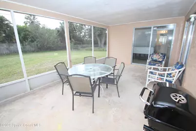 1040 Hosbine Street SE, Palm Bay, FL 32909 - Photo 15