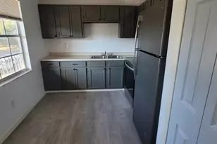 556 Titus St, Titusville, FL 32796 - Photo 3