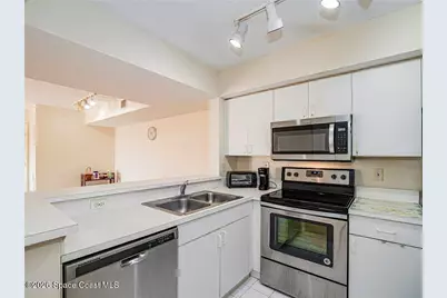 1640 N 42nd Circle #206, Vero Beach, FL 32967 - Photo 7