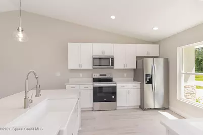 466 Tunis Road SW, Palm Bay, FL 32908 - Photo 3