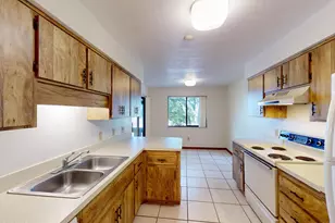 9017 Manchester Ln, West Melbourne, FL 32904 - Photo 5