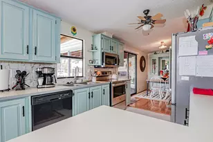 498 Marlin Cir, Barefoot Bay, FL 32976 - Photo 3