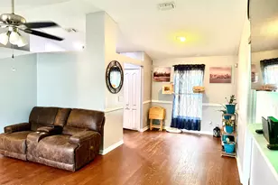823 Hunters Creek Dr, Melbourne, FL 32904 - Photo 9