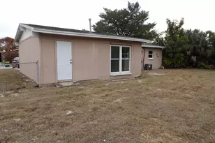 2107 Little John Rd, Melbourne, FL 32935 - Photo 13