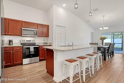 1028 Corbin Circle SW, Palm Bay, FL 32908 - Photo 5