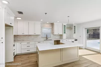 213 E Grant Avenue, Cocoa Beach, FL 32931 - Photo 11