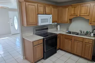 900 Camphor Way, Melbourne, FL 32901 - Photo 5