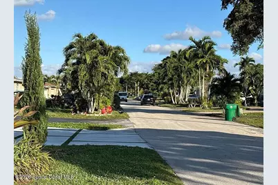 8517 Windsor Drive, Miramar, FL 33025 - Photo 5