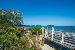 6240 E Mirror Lake Dr, Sebastian, FL 32958 - Photo 25