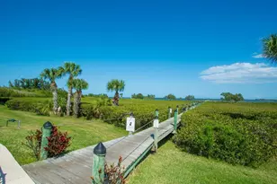 6240 E Mirror Lake Dr, Sebastian, FL 32958 - Photo 17