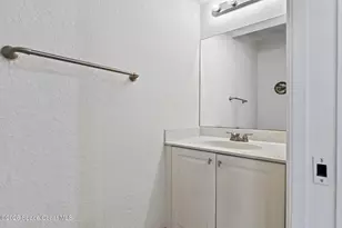 9945 E Villa Circle E, Vero Beach, FL 32966 - Photo 7