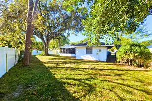 760 John Adams Ln, West Melbourne, FL 32904 - Photo 3