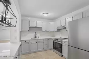 1458 Sea Breeze Ln, Melbourne, FL 32935 - Photo 5